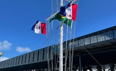 Bandeiras da Ufal e de Alagoas hasteadas na EACF