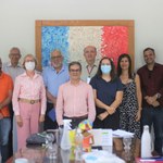 Reitor Tonholo discute parcerias com produtores da própolis vermelha