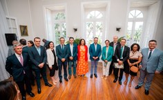 Comitiva que recepcionou ministras do Brasil e Portugal