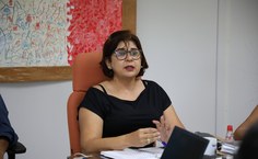 Professora Eliane Cavalcanti, vice-reitora no exercício da Reitoria, reunida com gestores da Ufal, na quinta-feira (30)