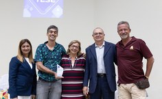 Pró-reitora Iraildes Assunção e coordenador de pós-graduação, Walter Matias, entregaram premiação aos agraciados no Prêmio Ufal de Dissertação e Tese