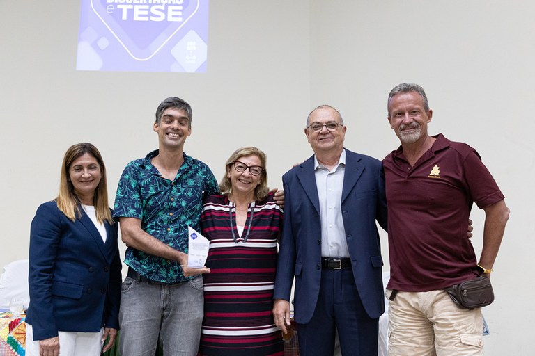 Pró-reitora Iraildes Assunção e coordenador de pós-graduação, Walter Matias, entregaram premiação aos agraciados no Prêmio Ufal de Dissertação e Tese