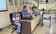 Professores Walter Matias (Ufal), Fábio Guedes (Fapeal), Reitor Tonholo, Iraildes Assunção (Ufal) e João Vicente Lima (Fapeal)