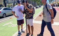 Estudantes durante trabalho de campo do grupo de pesquisa