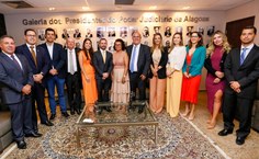 Presidente Fernando Tourinho e os representantes das instituições que assinaram o pacto