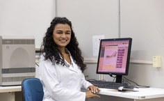 Professora Carolinne de Sales Marques, coordenadora da pesquisa