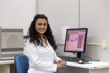 Professora Carolinne de Sales Marques, coordenadora da pesquisa