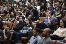 Auditório da Reitoria lotado com a participação de estudantes, professores e servidores técnicos