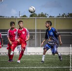 Jovens em partida da Copa de Futebol na Ufal