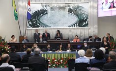 Sessão Solene no Plenário da ALE