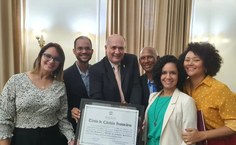 Reitor Josealdo Tonholo com a equipe da Pró-reitoria de Gestão de Pessoas: Laís Costa, Leandro Gonçalves, Wellington Pereira, professora Viviane e Thayse Farias