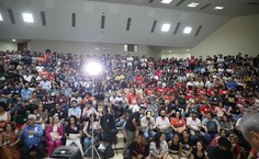 Auditório da Reitoria ficou lotado para o debate entre os  candidatos