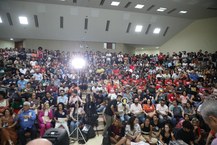 Auditório da Reitoria ficou lotado para o debate entre os  candidatos