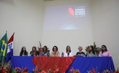 Mesa e honra da premiação: Taciana dos Santos, Manuela Callou, Magna Moreira, Cícera de Albuquerque, Iraildes Assunção, Sílvia Uchoa, Iris Gomes e Francielly dos Santos