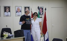 Josealdo Tonholo e Eliane Cavalcanti dão as boas-vindas aos profissionais que farão a cobertura da Bienal