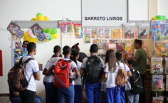 Estandes ficam lotados de estudantes