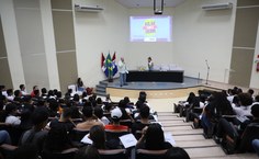 Reitor Josealdo conversou com os participantes do aulão preparatório para o Enem