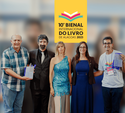 Reitor Josealdo Tonholo, os dançarinos, a cônsul Julieta Grande e o professor Ivamilson Barbalho, diretor da Edufal