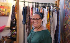 Artesãs de Alagoas em estande da Bienal