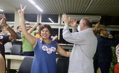 Eliane e Tonholo na comemoração do resultado