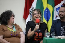 Professora Camila Dorenellas celebra o jubileu de prata