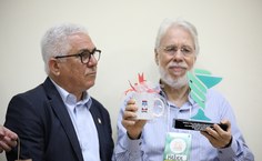 Reitor honorário Eurico Lobo com o professor Heber Ribeiro da Cruz
