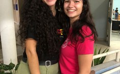 As estudantes Wanneska Thaymmá, do PET Letras e Lara Andrade, do PET Psicologia, respectivamente (Foto: Acervo Pessoal)