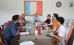 Reunião no gabinete do reitor Josealdo Tonholo