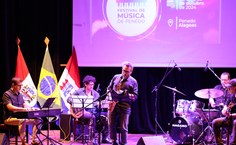 Samuel Pompeo Quinteto no palco do Teatro Sete de Setembro