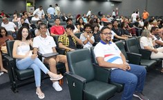 Alunos e alunas do ensino médio também participaram da solenidade