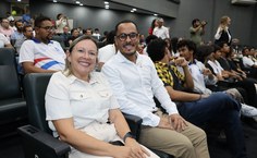 Secretária de Educação de Delmiro Gouveia, , Luzia Keylla, e o professor Thiago Trindade, diretor-geral do Campus do Sertão