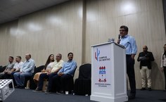 Senador Fernando Farias se colocou à disposição do campus