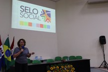 Carina Giunco, diretora do Instituto Selo Social, foi a palestrante da cerimônia de abertura da Sinpete