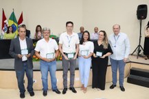 Mais homenageados pelos serviços prestados à ciência: os professores Carlos Argolo, Adriano Aubert e José Edmilson dos Santos e as professoras Janina de Lima e Janice Gomes