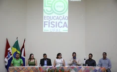 Mesa de abertura liderada pela vice-reitora Eliane Cavalcanti