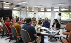 A posse, realizada na quarta-feira (27), foi presidida pelo reitor Josealdo Tonholo