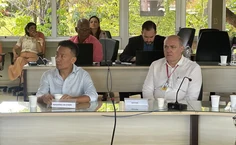 Ministro Jia Chen e o reitor Josealdo Tonholo