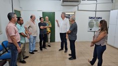 Deputado Paulão com equipe de técnicos, docentes do Laboratório de DNA Forense e equipe de gestão da Ufal