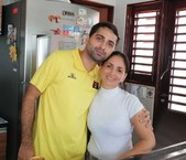 O estudante homenageado Thiago Alves Cerqueira D´Almeida e sua mãe