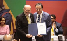 Reitor Josealdo Tonholo empossado pelo ministro Camilo Santana