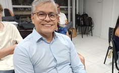 Carlos Gonçalves, pai da nova professora da Ufal, Tainá Carvalho, comemora conquista da filha