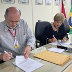 Reitor Josealdo Tonholo e reitora honorária da Ufal, Ana Dayse, assinam Termo de Cooperação