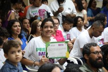 Cerimônia de entrega das medalhas reuniu estudantes, familiares, educadores e gestores