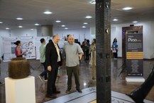 Esteve presente na abertura da exposição, o reitor Josealdo Tonholo e o diretor da Pinacoteca, Victor Sarmento,