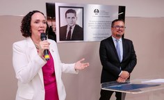 Diretora da FDA, professora Elaine Pimentel, e o vice-diretor da FDA, professor Filipe Lobo (Foto Caio Loureiro)