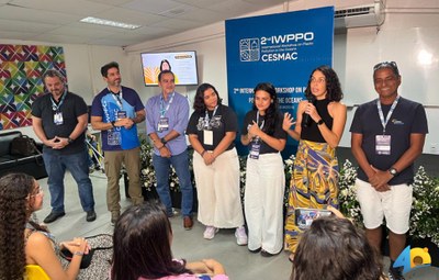 Maria Júlia Teodósio e Dâmaris Beatriz na solenidae de entrega das medalhas