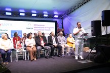 Cerimônia de abertura reuniu autoridades, comunidade universitária e público em geral