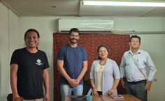 Reunião entre os Profs. Johnattan Rupire (UNMSM), Igor Da Mata Oliveira (UFAL), Iris Katherine Morí Cairuna (Diretora de Interculturalidade - UNIA) e Manuel Ramirez Pinchi (Diretor de Convênios - UNIA), para alinhamento das ações conjuntas previstas na ata de cooperação assinada durante a missão técnica em Yarinacocha, Peru.