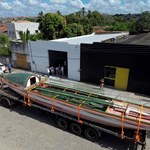 Canoa de tolda chega a Penedo e terá restauração coordenada pela Ufal