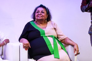 Professora Maria Aparecida de Oliveira recebe título de Doutora Honoris Causa